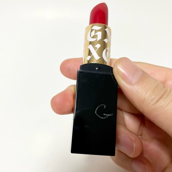 GXVE BY GWEN STEFANI Original Me Clean High-Performance Matte Lipstick - Picture 4 of 8